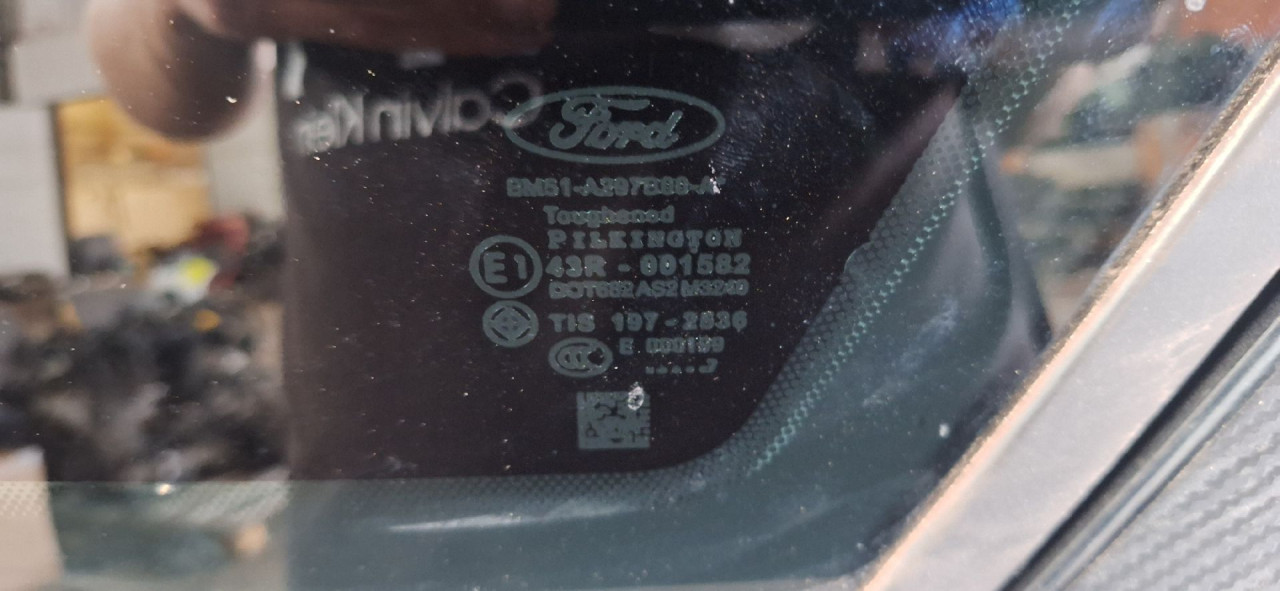 DIJELOVI STAKLO FORD FOCUS > 15-18 2.0
