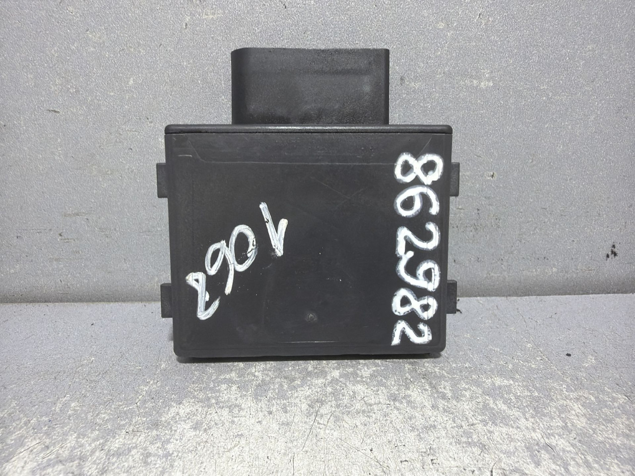 DIJELOVI ELEKTRONIKA MODUL AUDI A4 (B9) > 15-18 2.0 8W0906121B