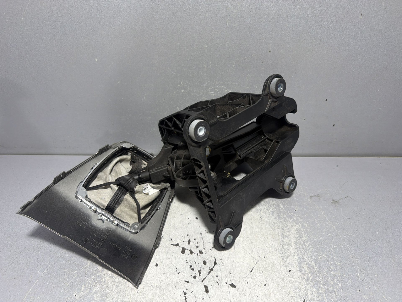 DIJELOVI SALTEBLA FORD KUGA > 08-12 AV4R7C453NB