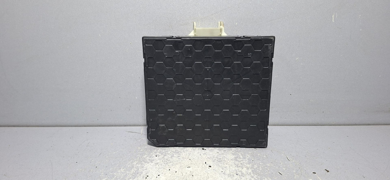DIJELOVI BCM ELEKTRONIKA VW PASSAT B8 > 19 - 1.6 5Q0937086CE