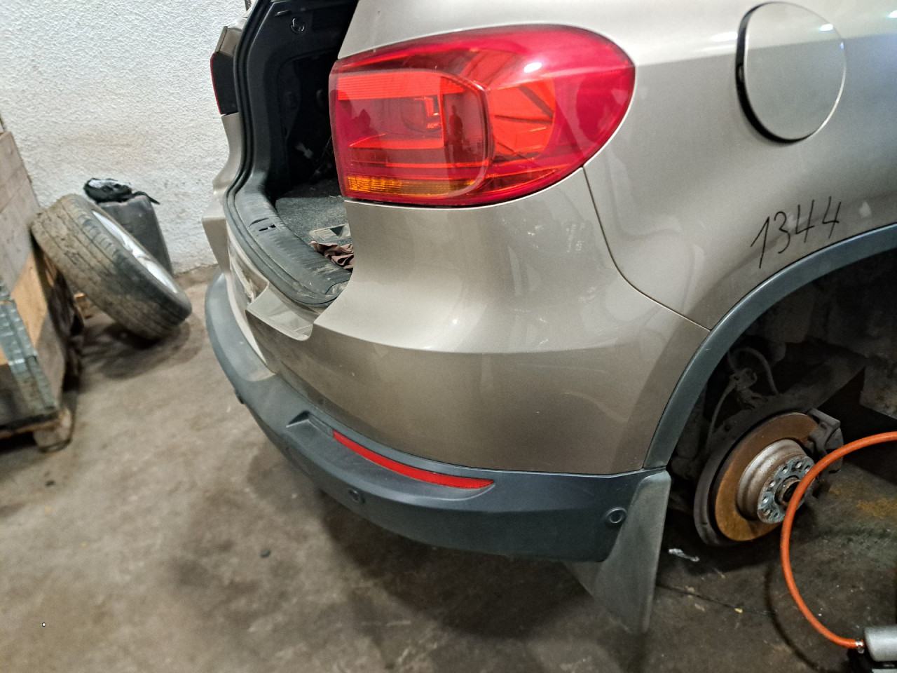 DIJELOVI BRANIK OSTECEN VW TIGUAN > 11-15