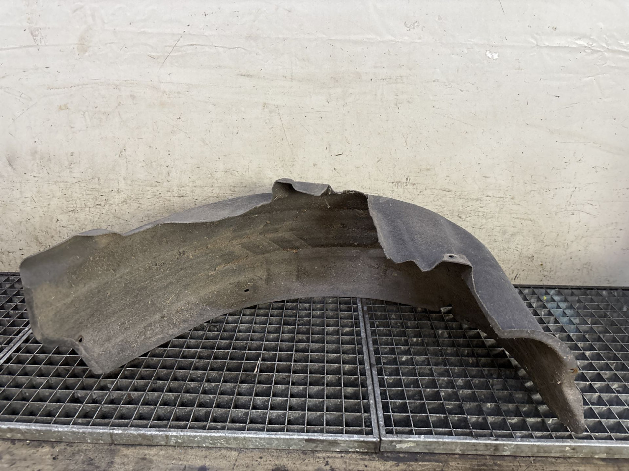 UNUTRASNJI BLATOBRAN VW PASSAT B8 > 14-19 3G0810972F