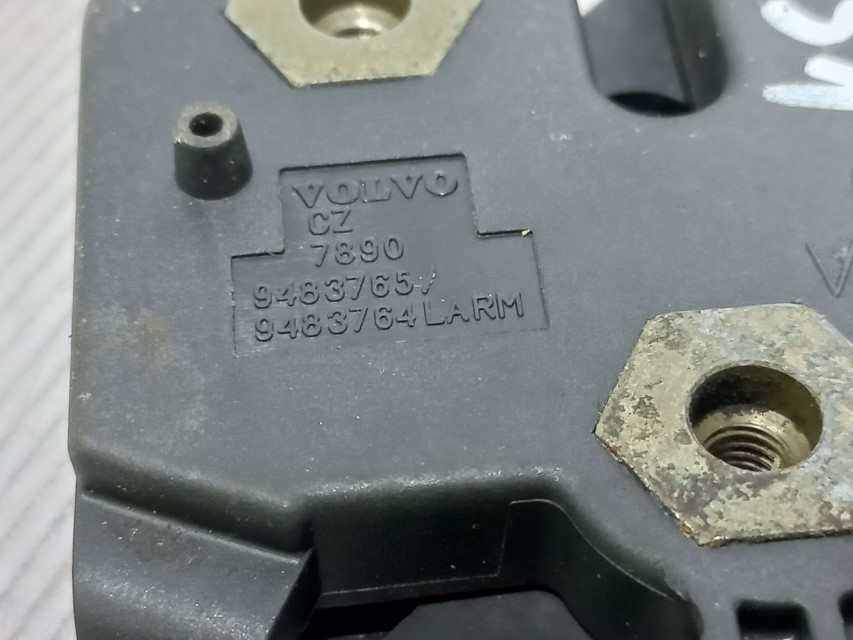DIJELOVI BRAVA HAUBE VOLVO S70/V70 > 00-04 9483765