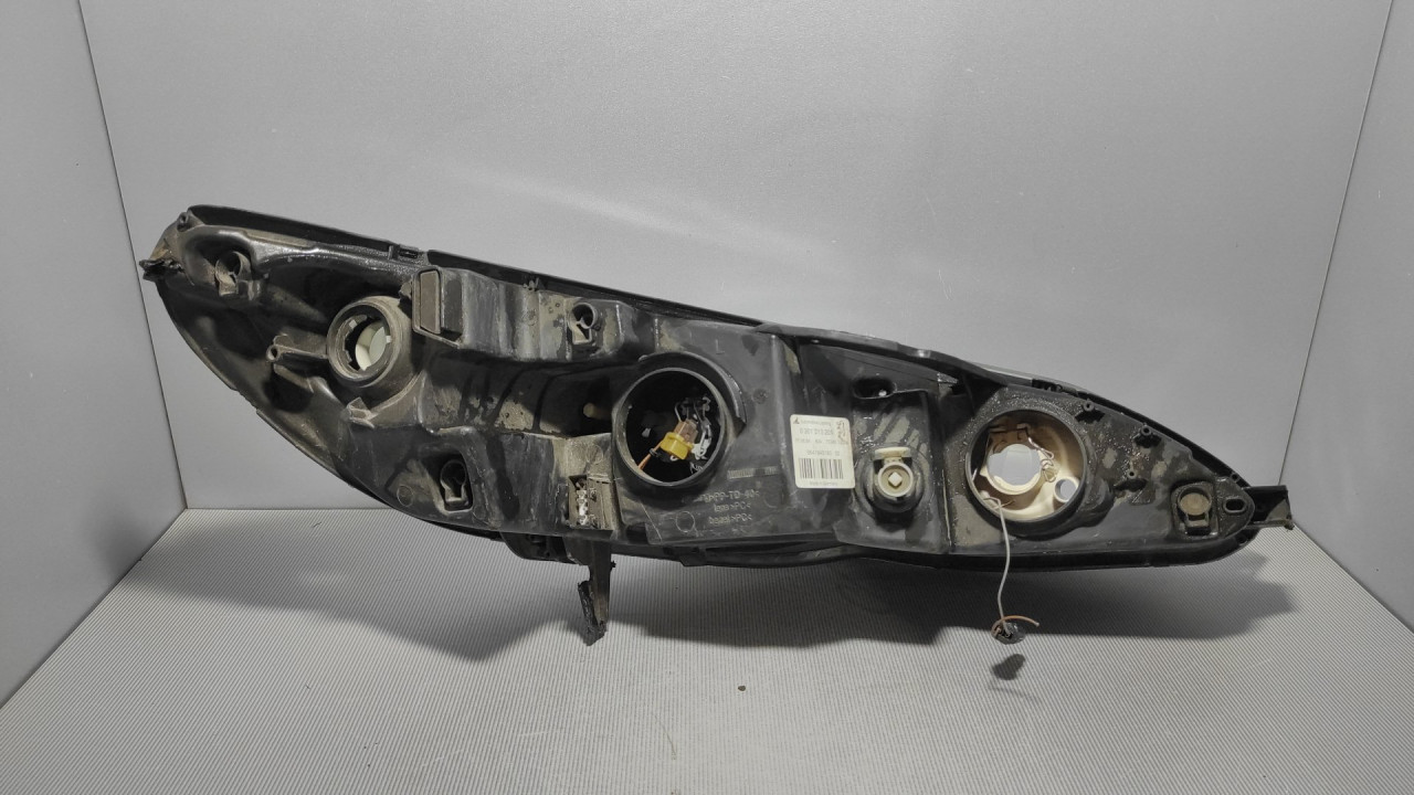 DIJELOVI FAR PEUGEOT 407 > 04-07 0301213201