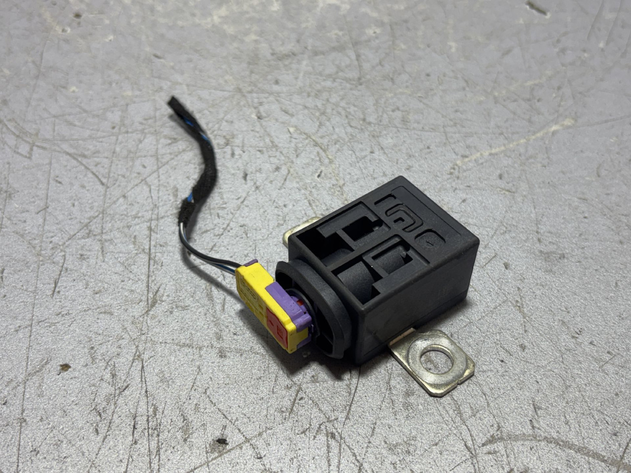 DIJELOVI KLEMA AUDI Q5 > 12-16 4F0915519