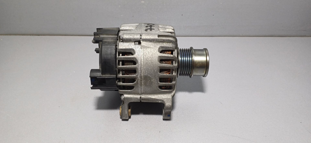 DIJELOVI ALTERNATOR VW GOLF 7 > 12-16 04E903021N