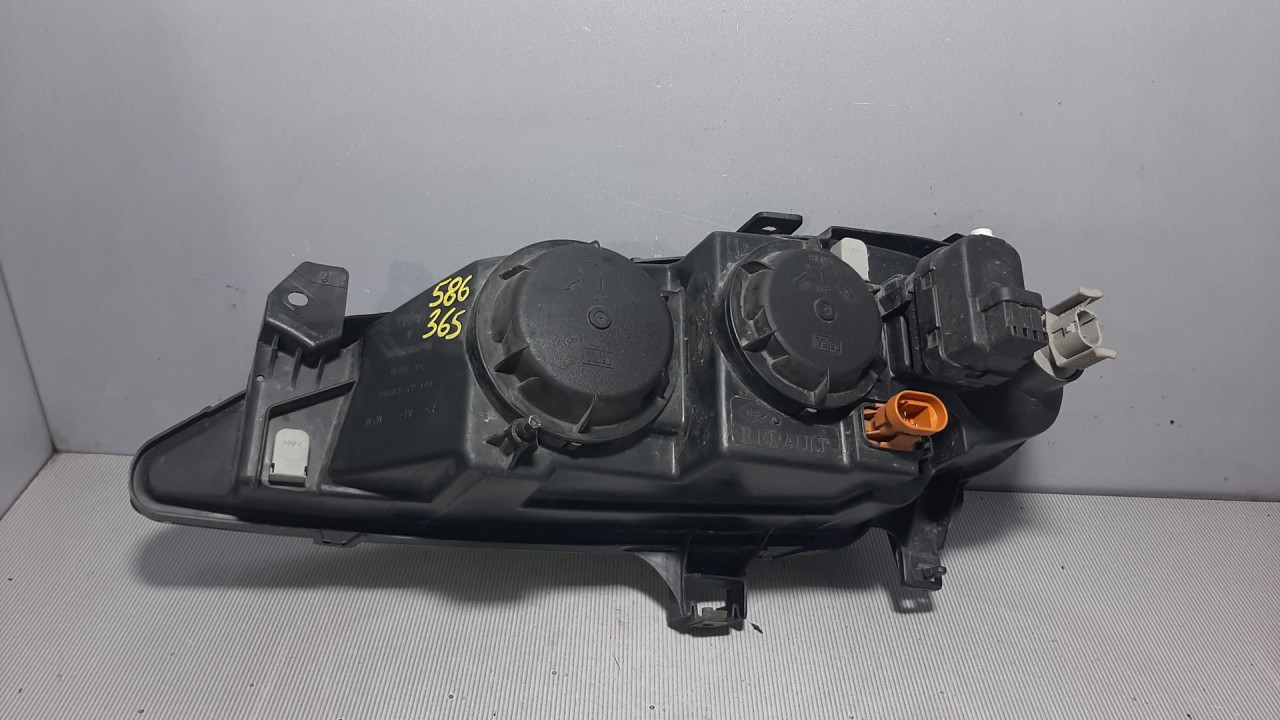 DIJELOVI FAR RENAULT MEGANE > 99-02 7701047180