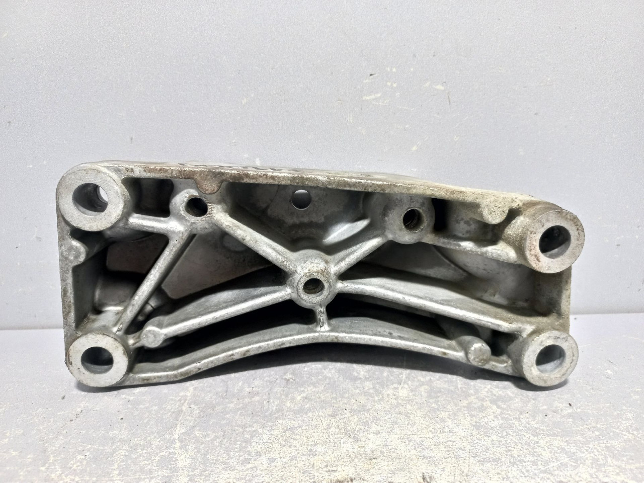 NOSAC MJENJACA VW PASSAT B6 > 05-10 1K0199117AM
