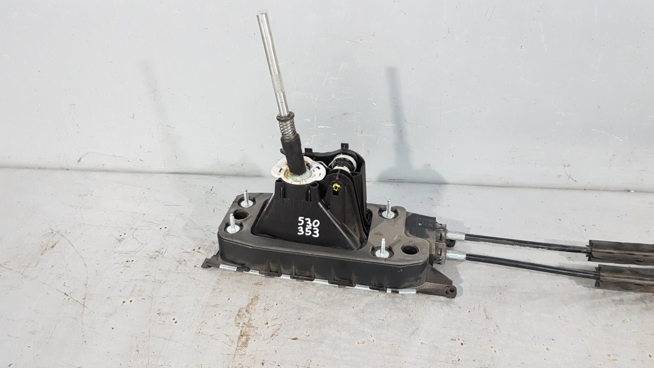 DIJELOVI SALTEBLA VW GOLF 7 > 12-16 5Q0711049AQ