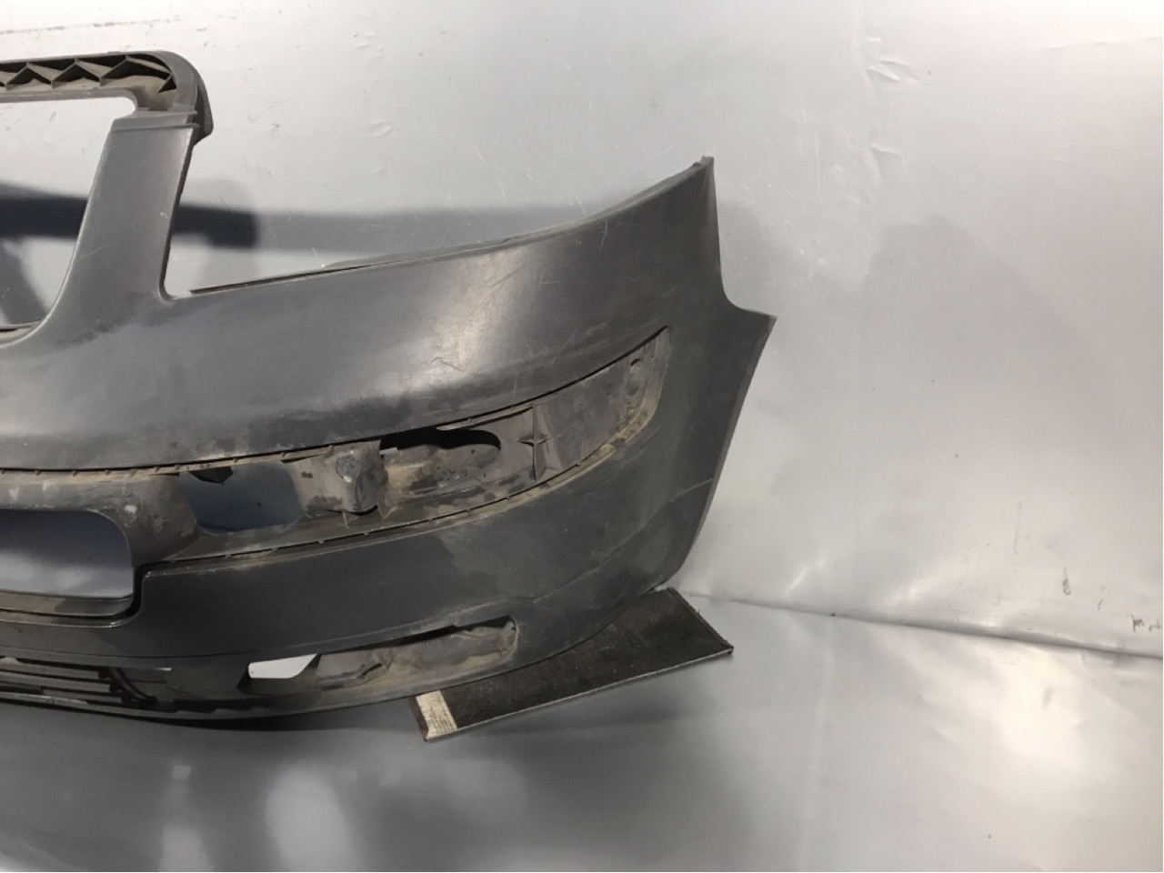 DIJELOVI BRANIK VW T5 > 03-09 7H0807101