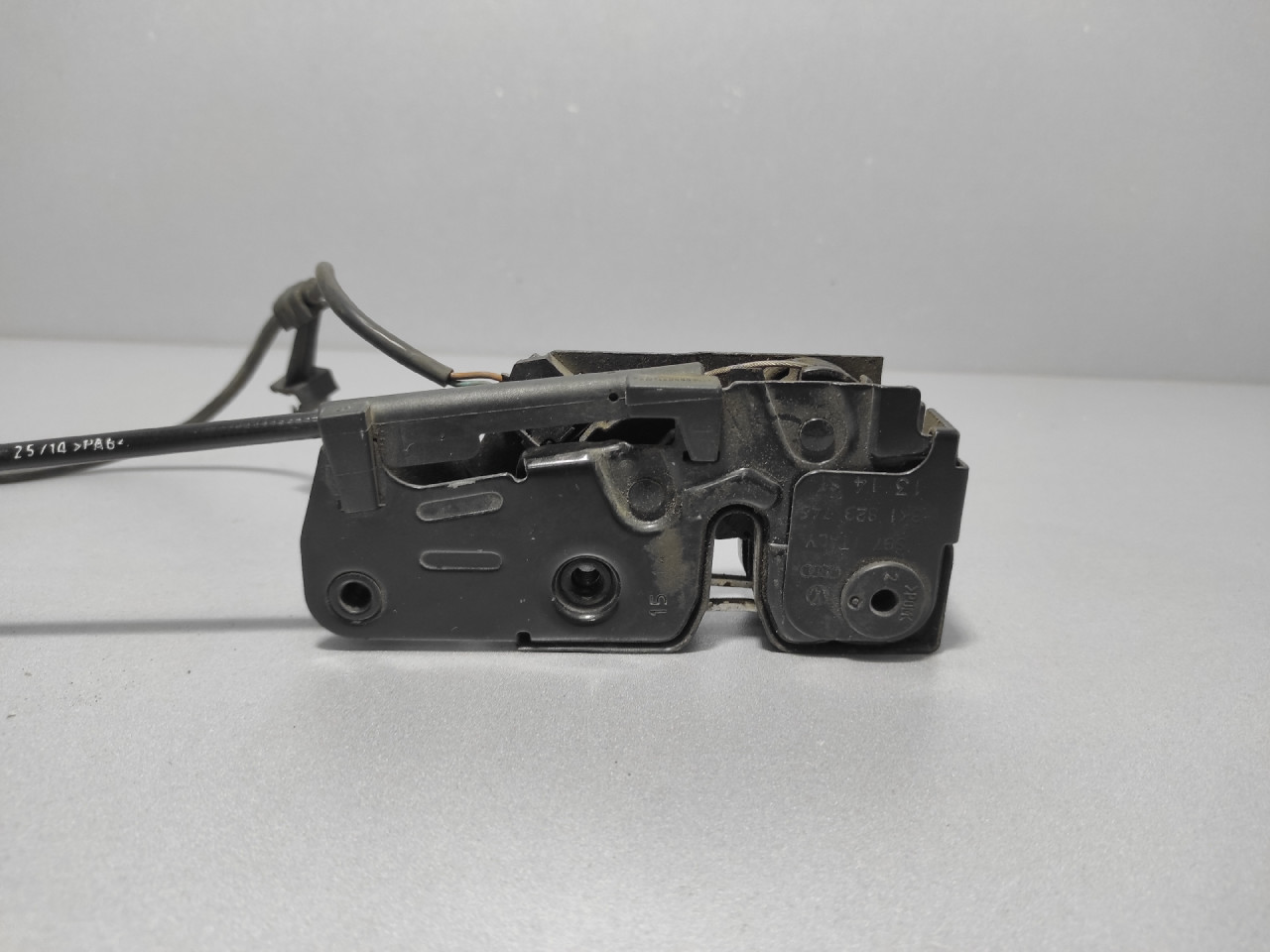 DIJELOVI BRAVA HAUBE AUDI Q5 > 12-16 8K0823509F