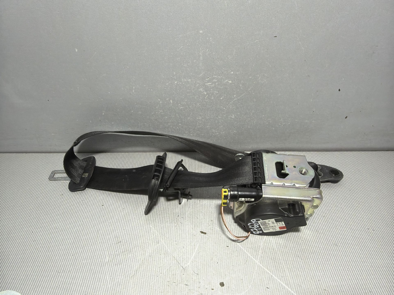 DIJELOVI POJAS JAGUAR XE (X760) > 15 -  2.0 GX73611B09AC