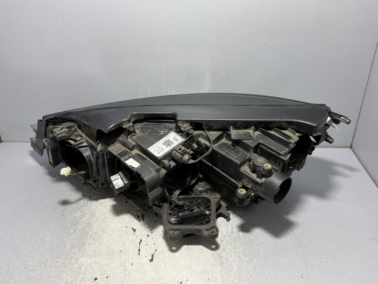 DIJELOVI FAR OSTECEN VW ARTEON > 20- 3G8941082