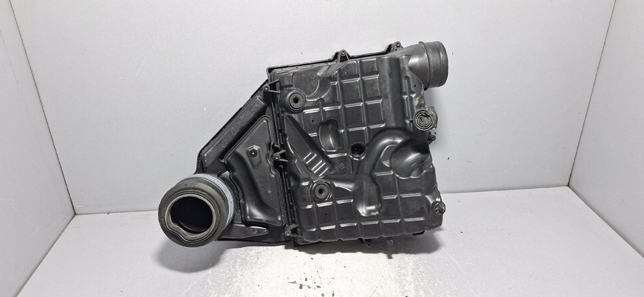 DIJELOVI KUCISTE FILTERA ZRAKA VW T-CROSS > 18- 1.0 04C129601M