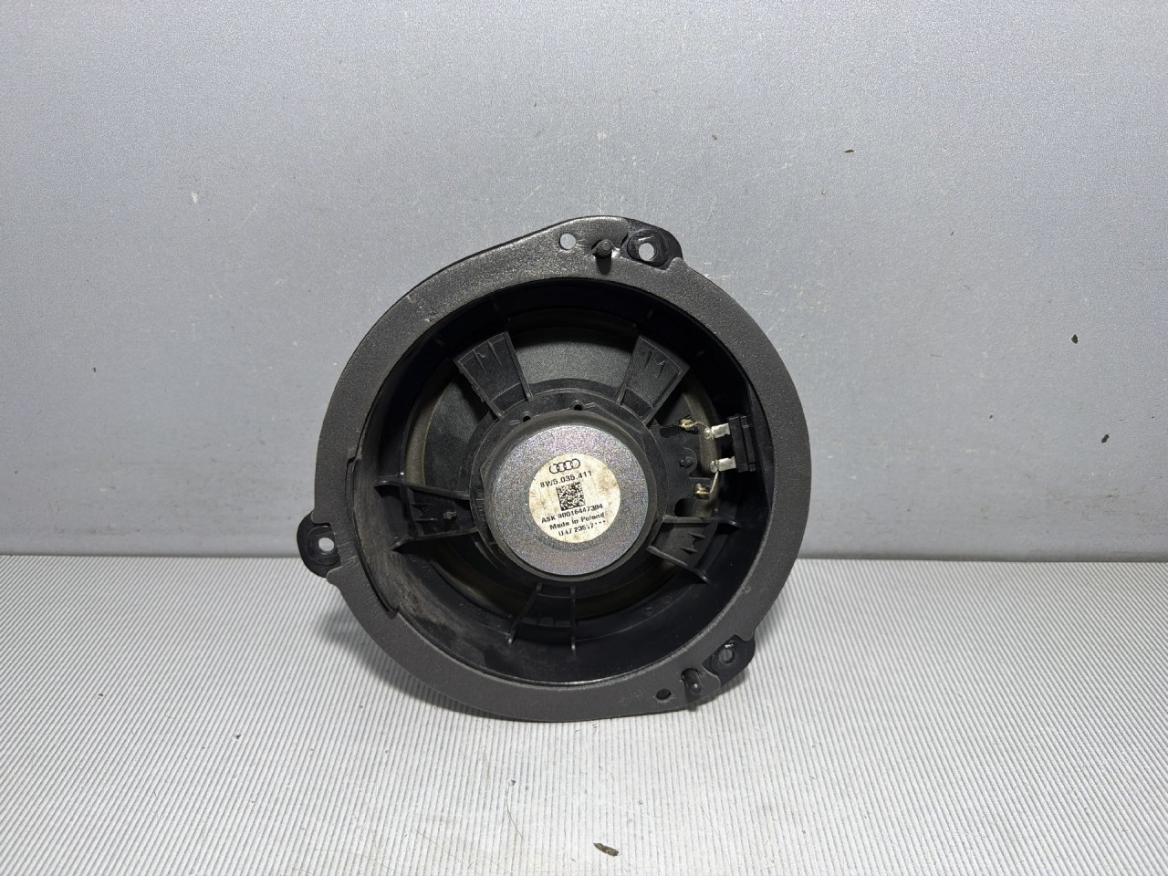 DIJELOVI ZVUCNIK AUDI A4 (B9) > 15-18 2.0 8W5035411