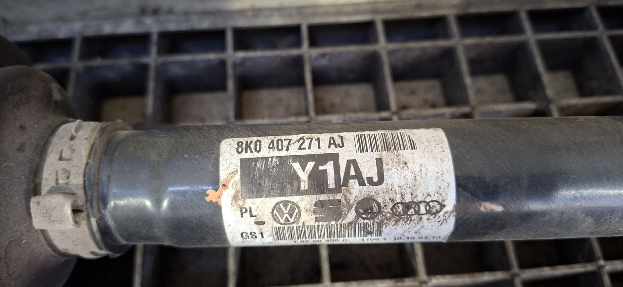 DIJELOVI POLUOSOVINA AUDI A4 (B8) > 12-15 3.0 8K0407271AJ