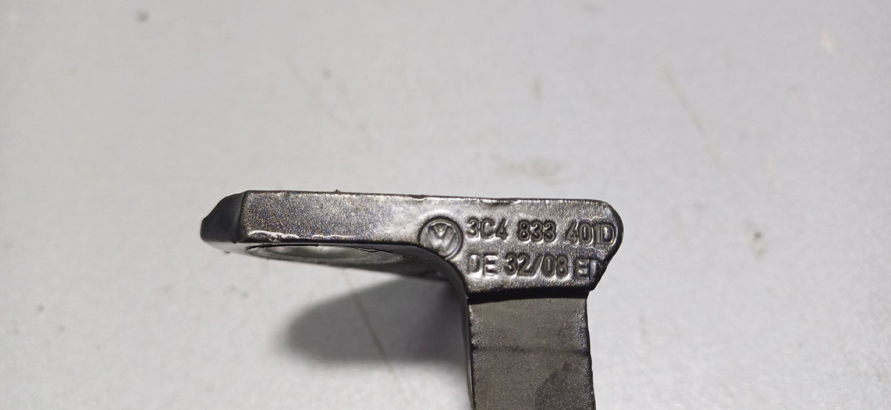 BAGLAMA GEPEKA VW PASSAT B6 > 05-10 3C4833401D