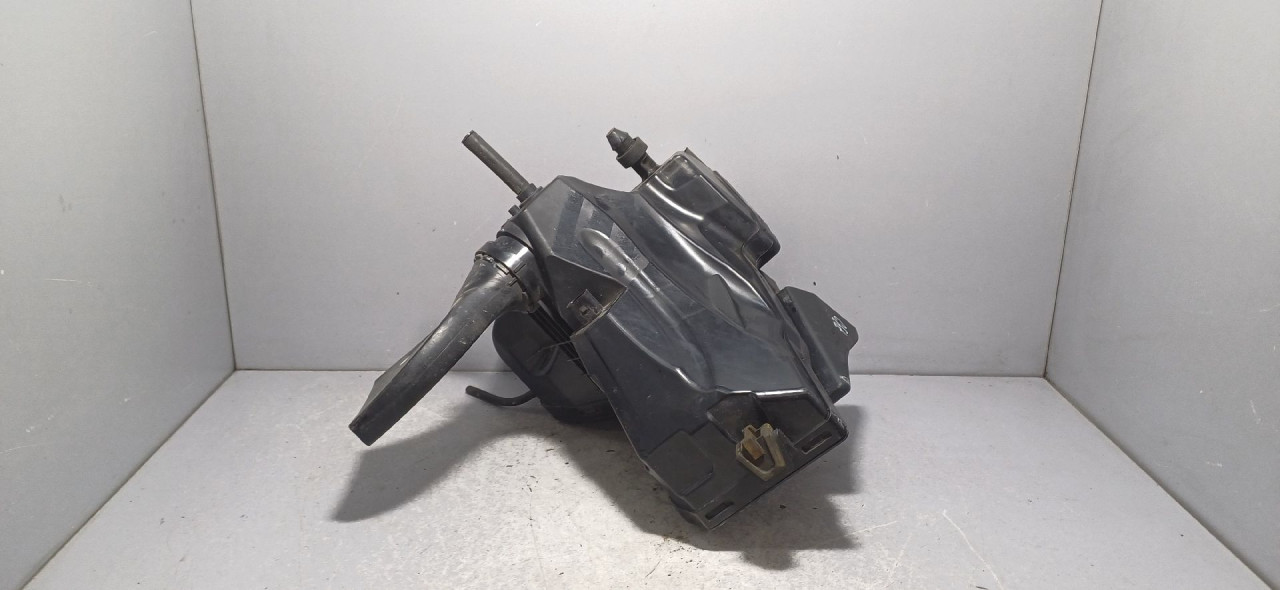 KUCISTE FILTERA ZRAKA AUDI A4 (B8) > 12-15 8K0133837BF