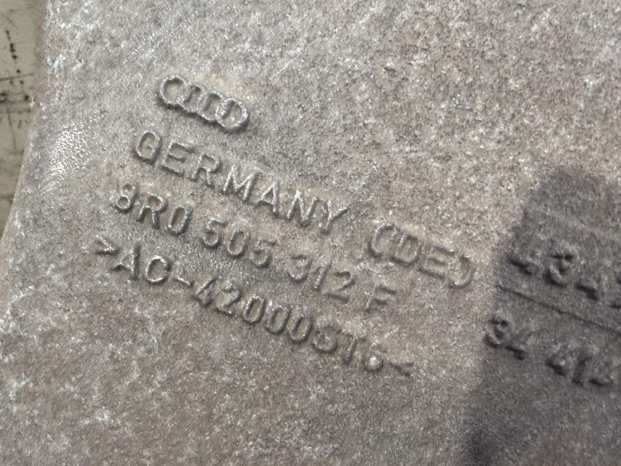 DIJELOVI LAFETA AUDI Q5 > 12-16 2.0 8R0505312F