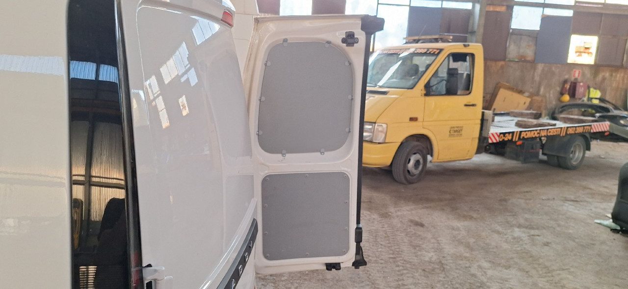 DIJELOVI VRATA VW CADDY > 20- 2.0 2K7827092AF