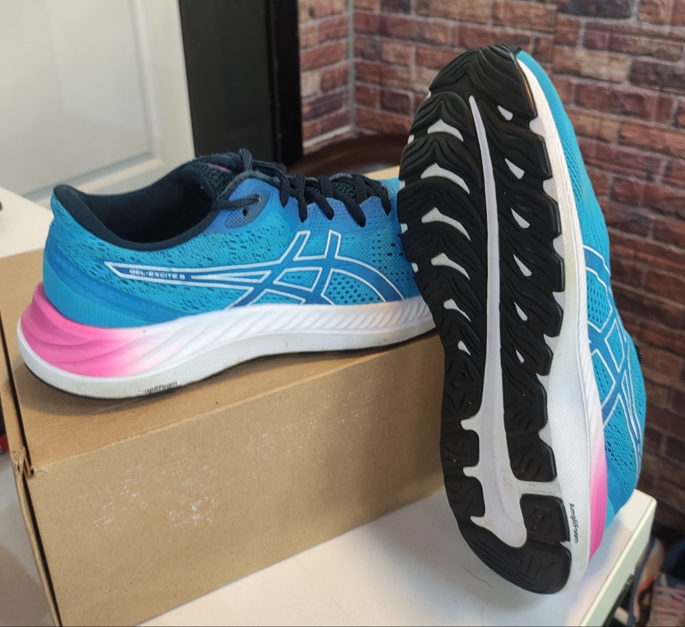 Patike ASICS Vel.41,5 Original polovne