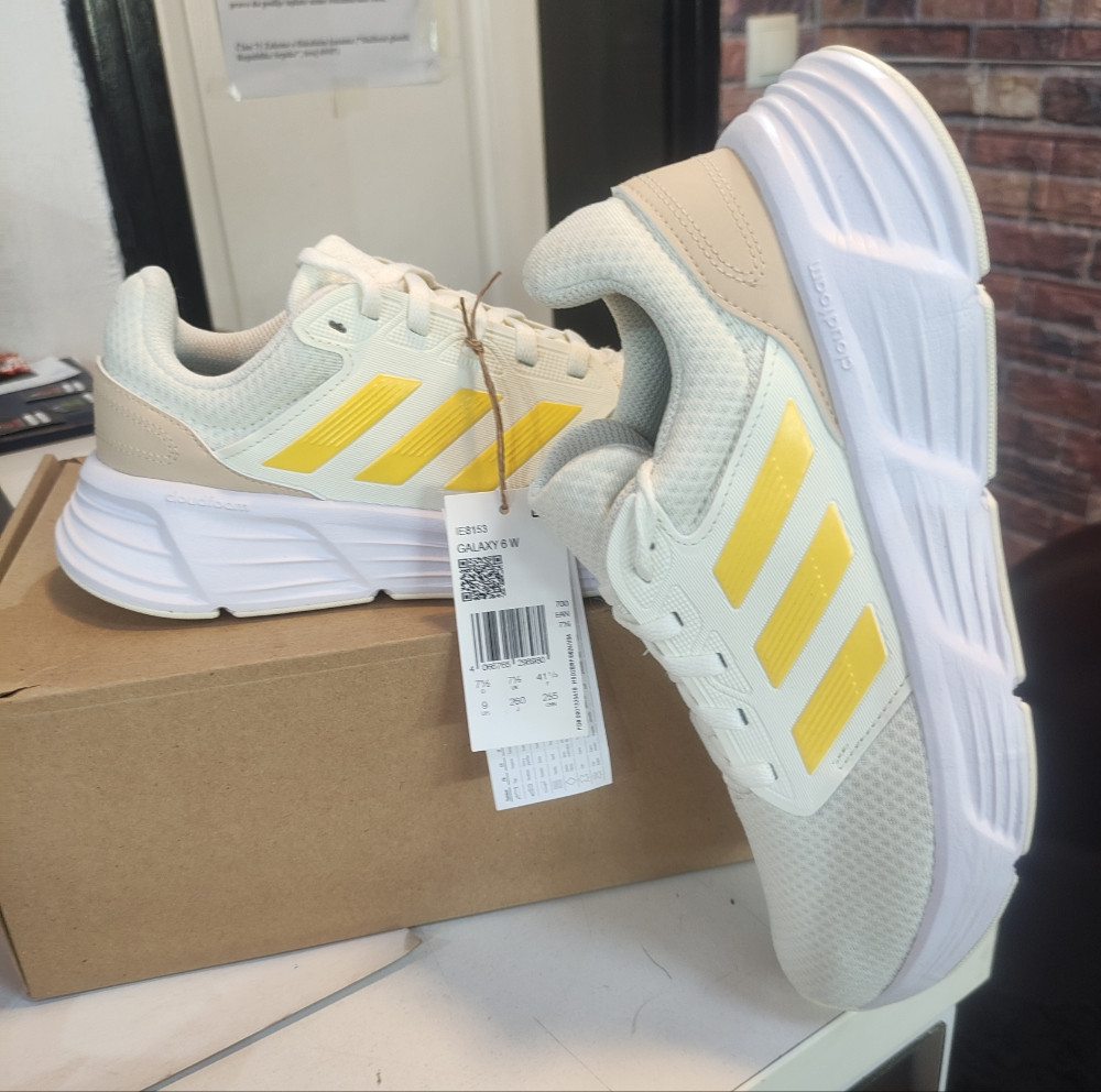 Patike Adidas Vel.41,5 Original Novo