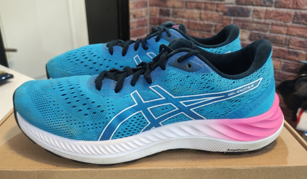 Patike ASICS Vel.41,5 Original polovne