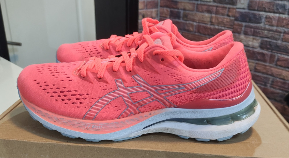 Patike ASICS Vel.39,5 Original polovne