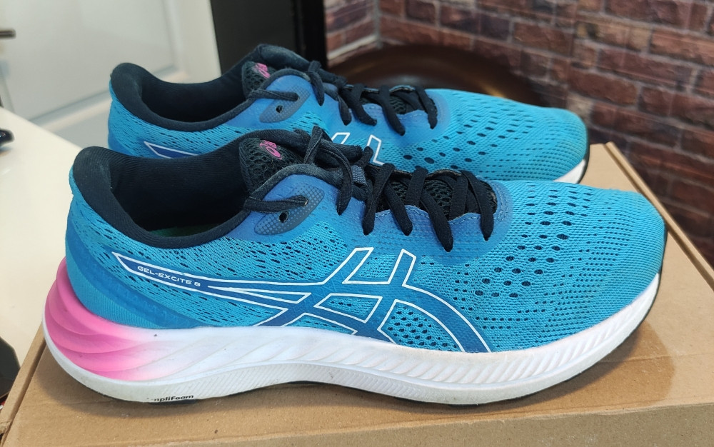 Patike ASICS Vel.41,5 Original polovne