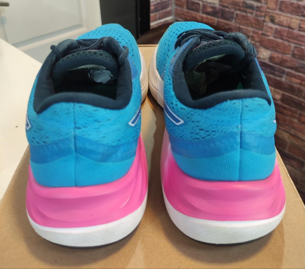Patike ASICS Vel.41,5 Original polovne