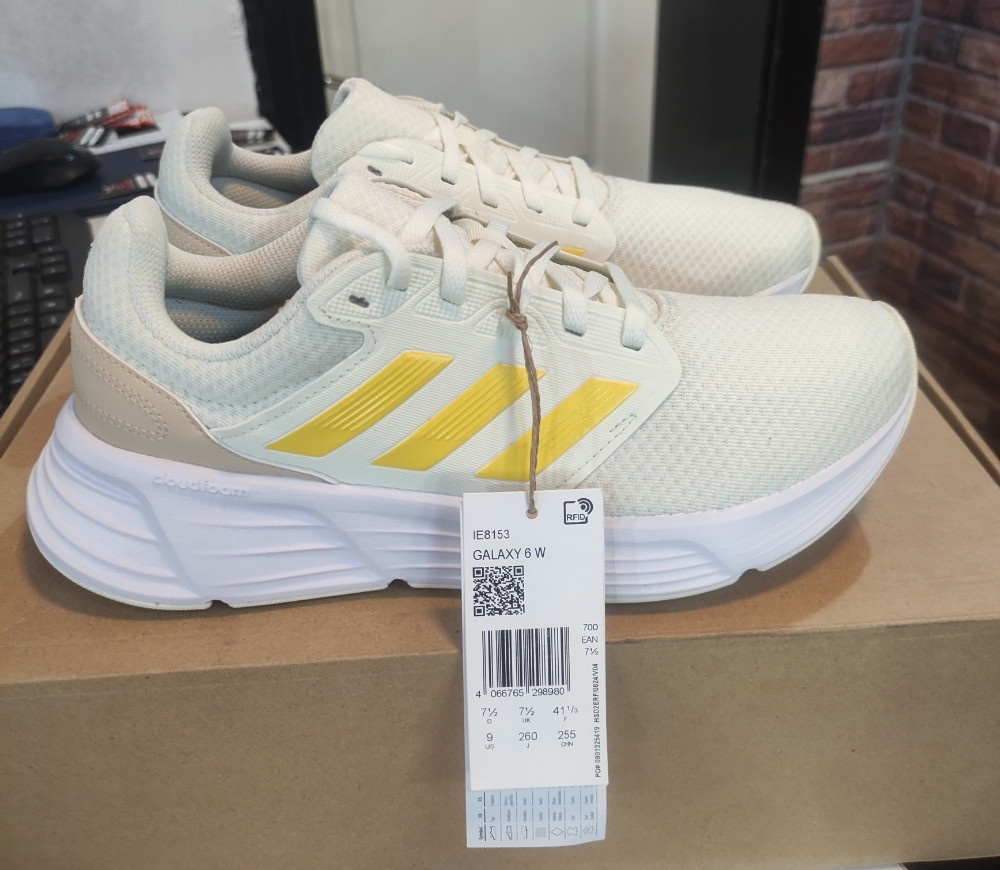 Patike Adidas Vel.41,5 Original Novo