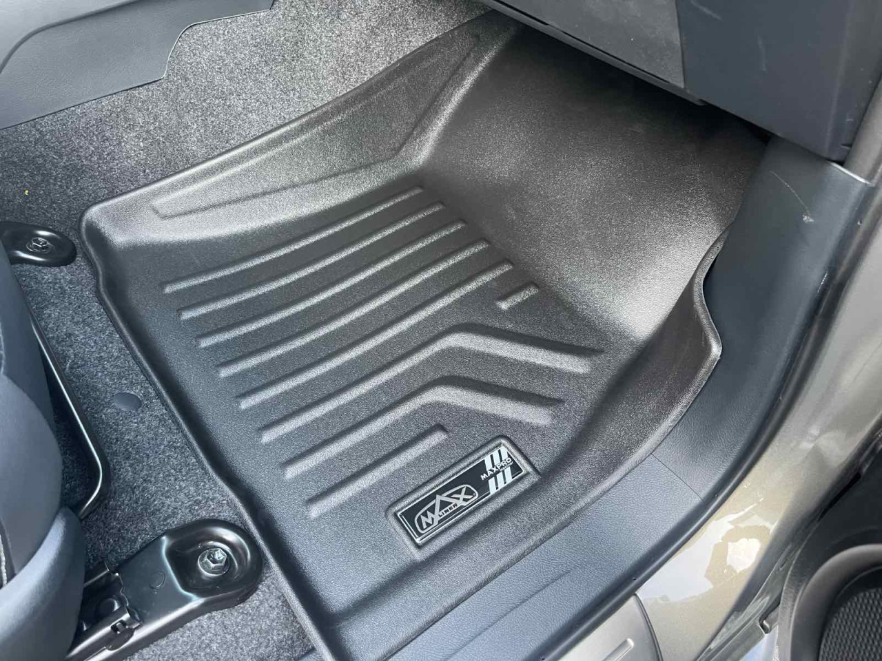 PATOSNICE SET TOYOTA HILUX 2015 - 2024