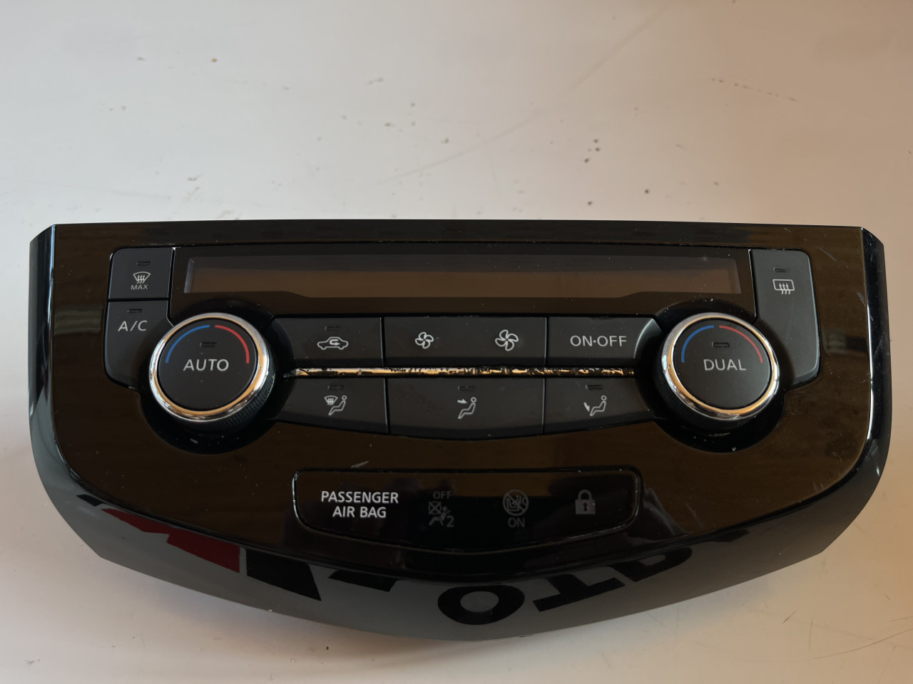 275004EA0A KONTROLE PREKIDAČI KLIME NISSAN QASHQAI 2018