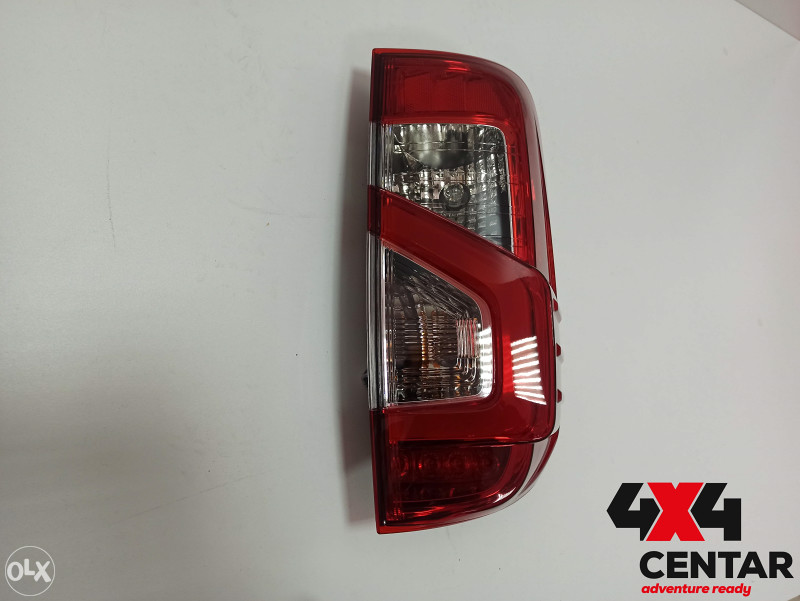 STOP LAMPA NISSAN NAVARA NP300 2021 HIMALAYA
