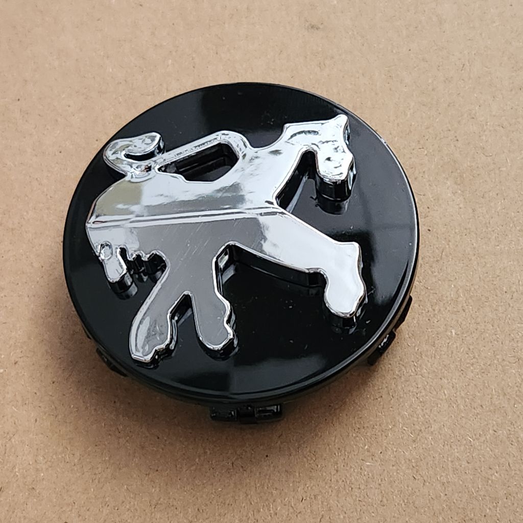 POKLOPAC SA LOGOM PEUGEOT CRNO-CHROM