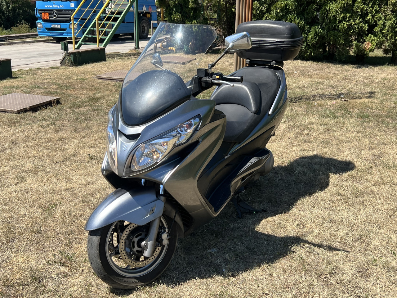 Suzuki Burgman 400