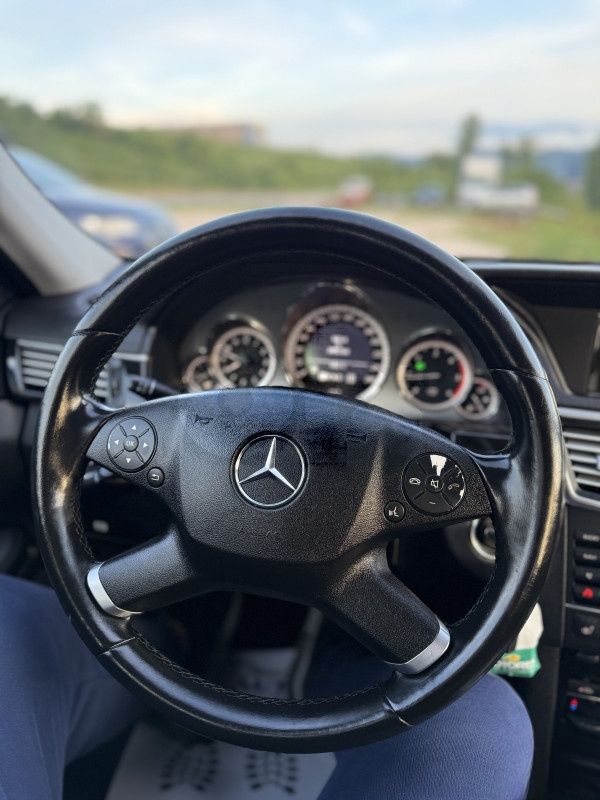 MERCEDES-BENZ E 220 AVANTGARDE AUTOMATIK