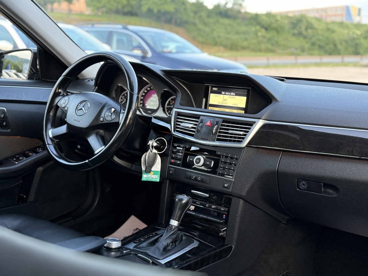 MERCEDES-BENZ E 220 AVANTGARDE AUTOMATIK