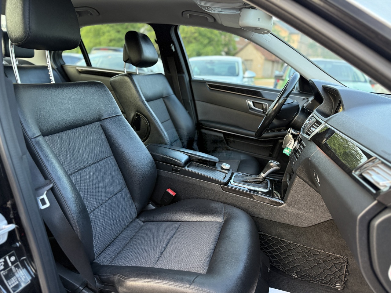 MERCEDES-BENZ E 220 AVANTGARDE AUTOMATIK
