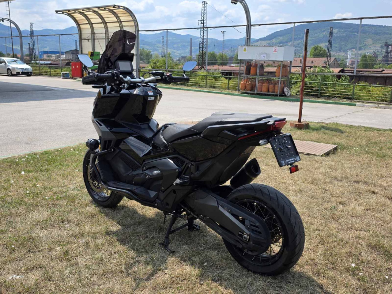 HONDA X-ADV 750 UVOZ SVICARSKA