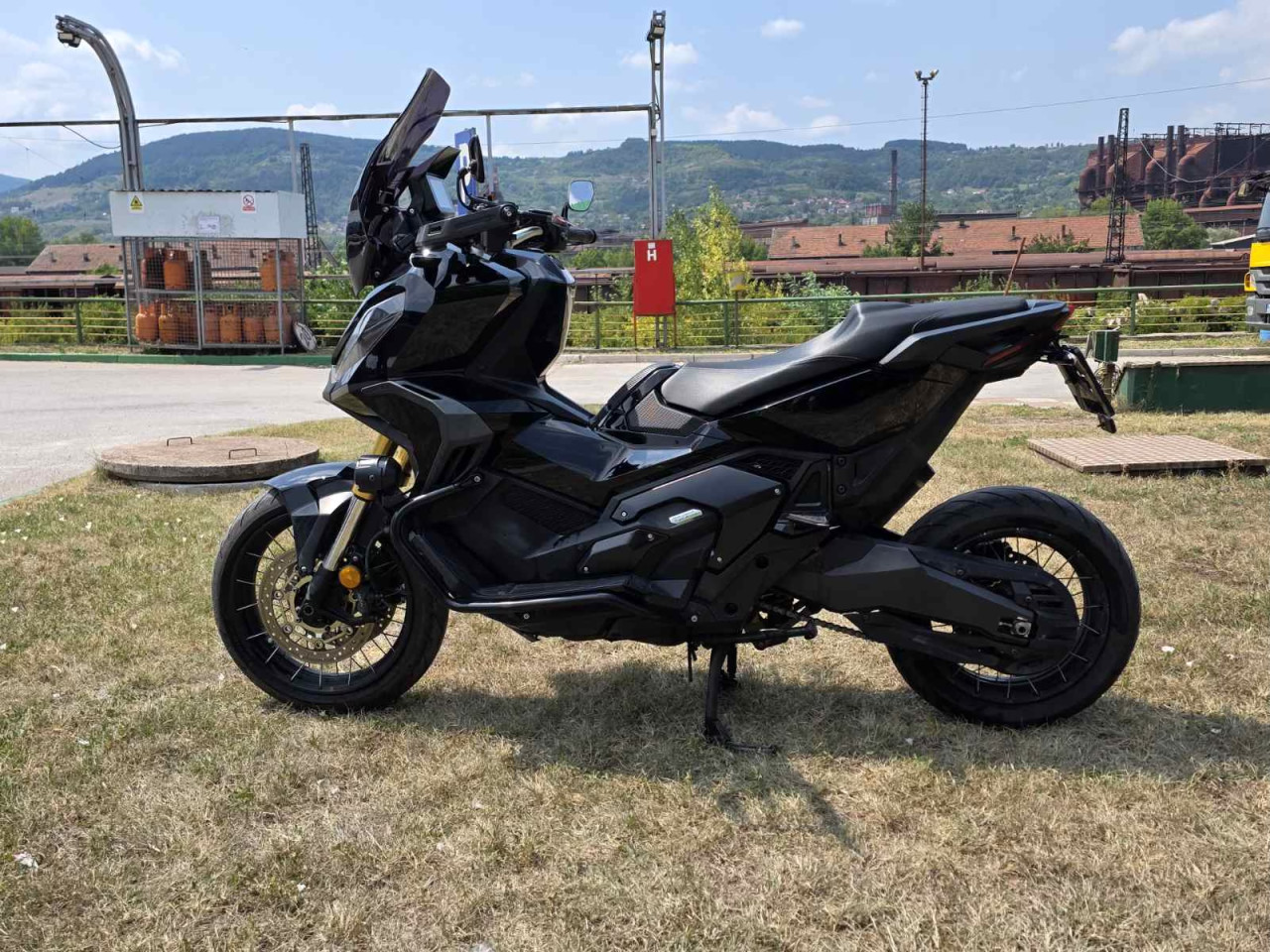 HONDA X-ADV 750 UVOZ SVICARSKA