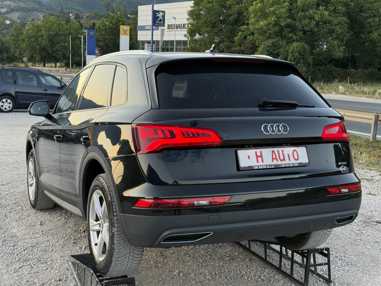 AUDI Q5 2.0 TDI AUTOMATIK QUATTRO NOVI MODEL