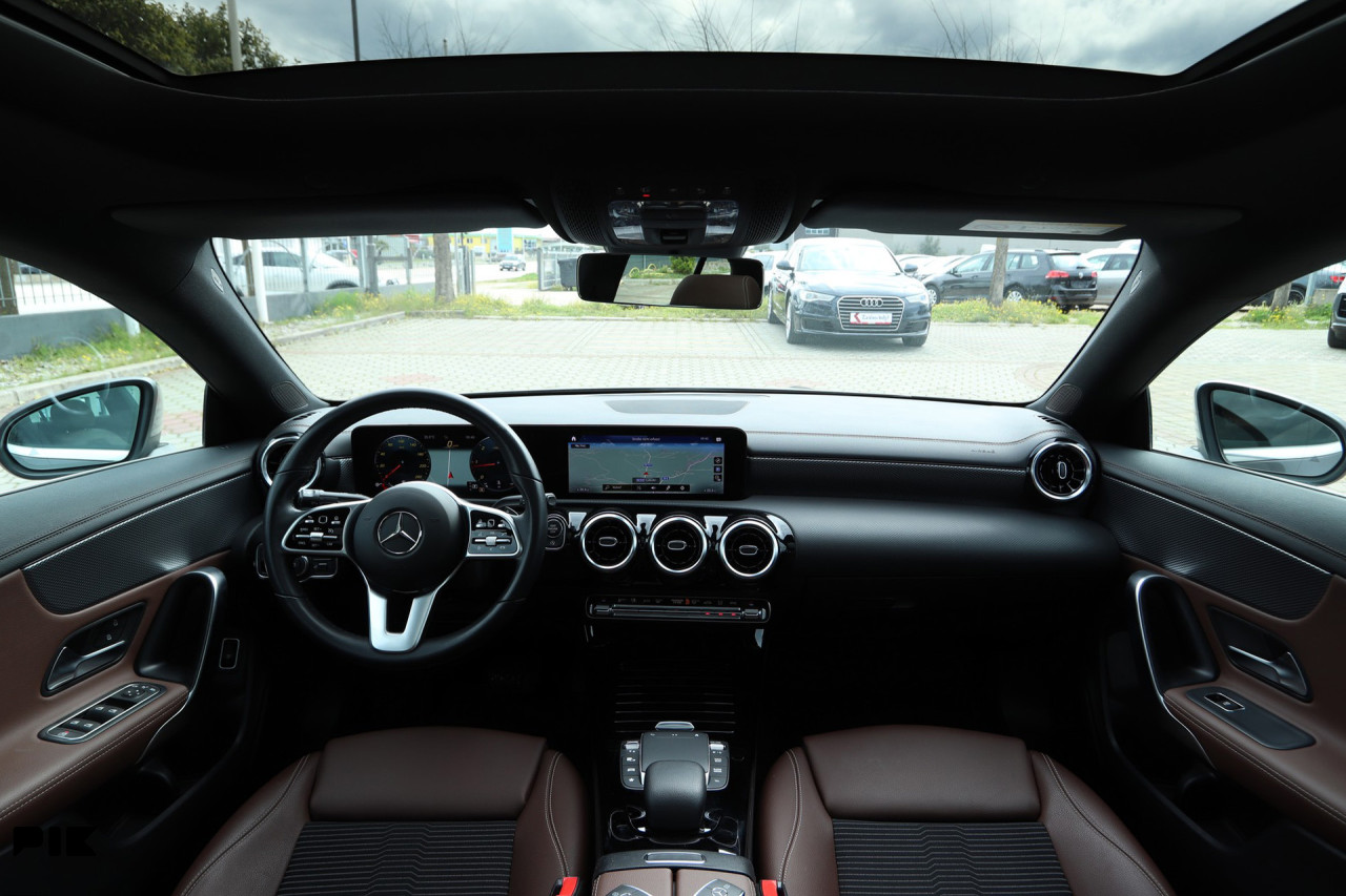 Mercedes CLA 180 D Speedshift 8G-Tronic URBAN Panorama -Full LED-