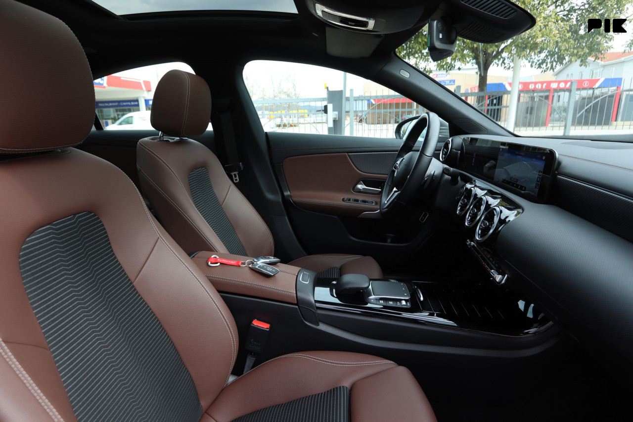 Mercedes CLA 180 D Speedshift 8G-Tronic URBAN Panorama -Full LED-