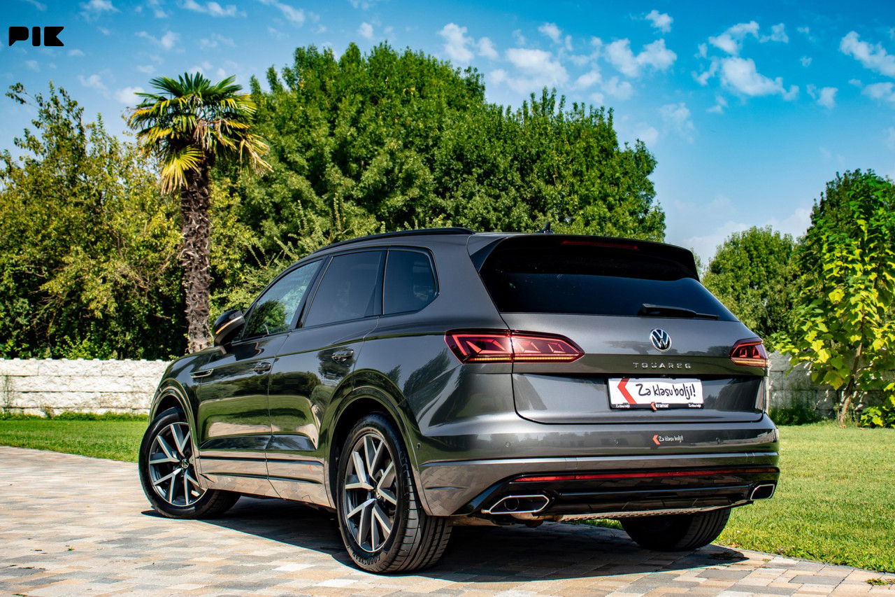 Volkswagen Touareg 3.0 TDI 4Motion R-Line LUFTFEDERUNG Panorama