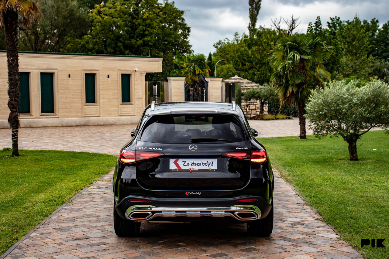Mercedes GLC 300 de 4Matic 9G-Tronic AMG Line DIGITAL LED 333 KS