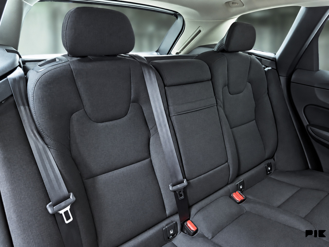 Volvo XC60 2.0 B4 AWD 4x4 Automatik Momentum VIRTUAL 197 KS