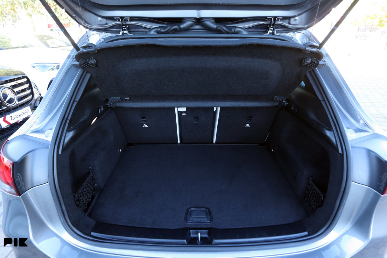 Mercedes GLA 200 D 8G-Tronic URBAN PROGRESSIVE MULTIBEAM Panorama