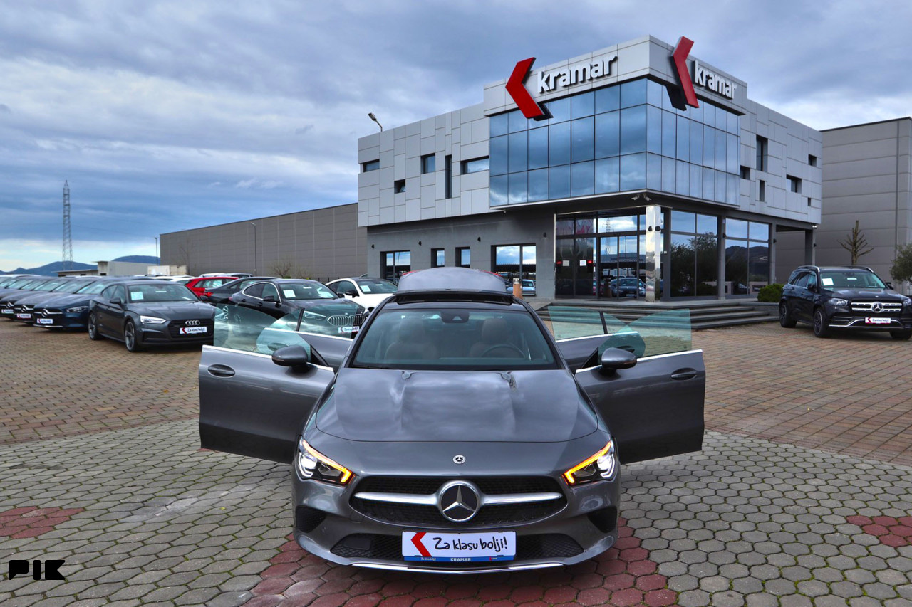 Mercedes CLA 180 D Speedshift 8G-Tronic URBAN Panorama -Full LED-