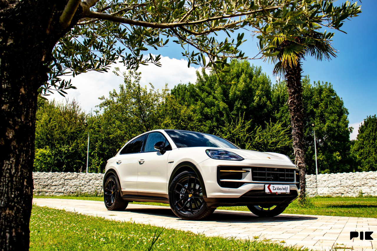 Porsche Cayenne E-Hybrid Coupe Carbon MATRIX LED 470 KS -FACELIFT